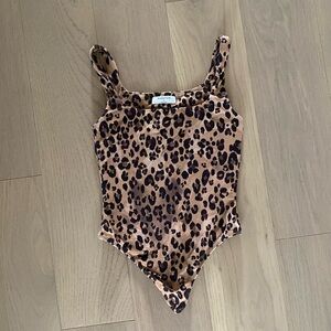 Aritzia Babaton Contour Bodysuit